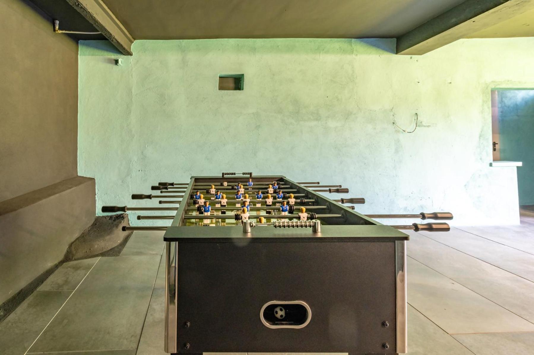 Black House Sorprendente Casa Estilo Industrial Olot Luaran gambar